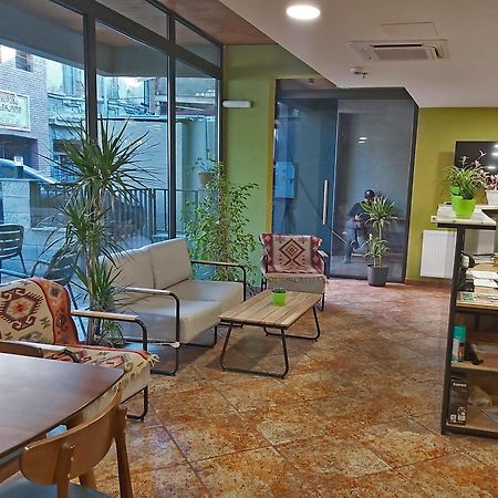 Green Inn Hotel Tbilisi Buitenkant foto