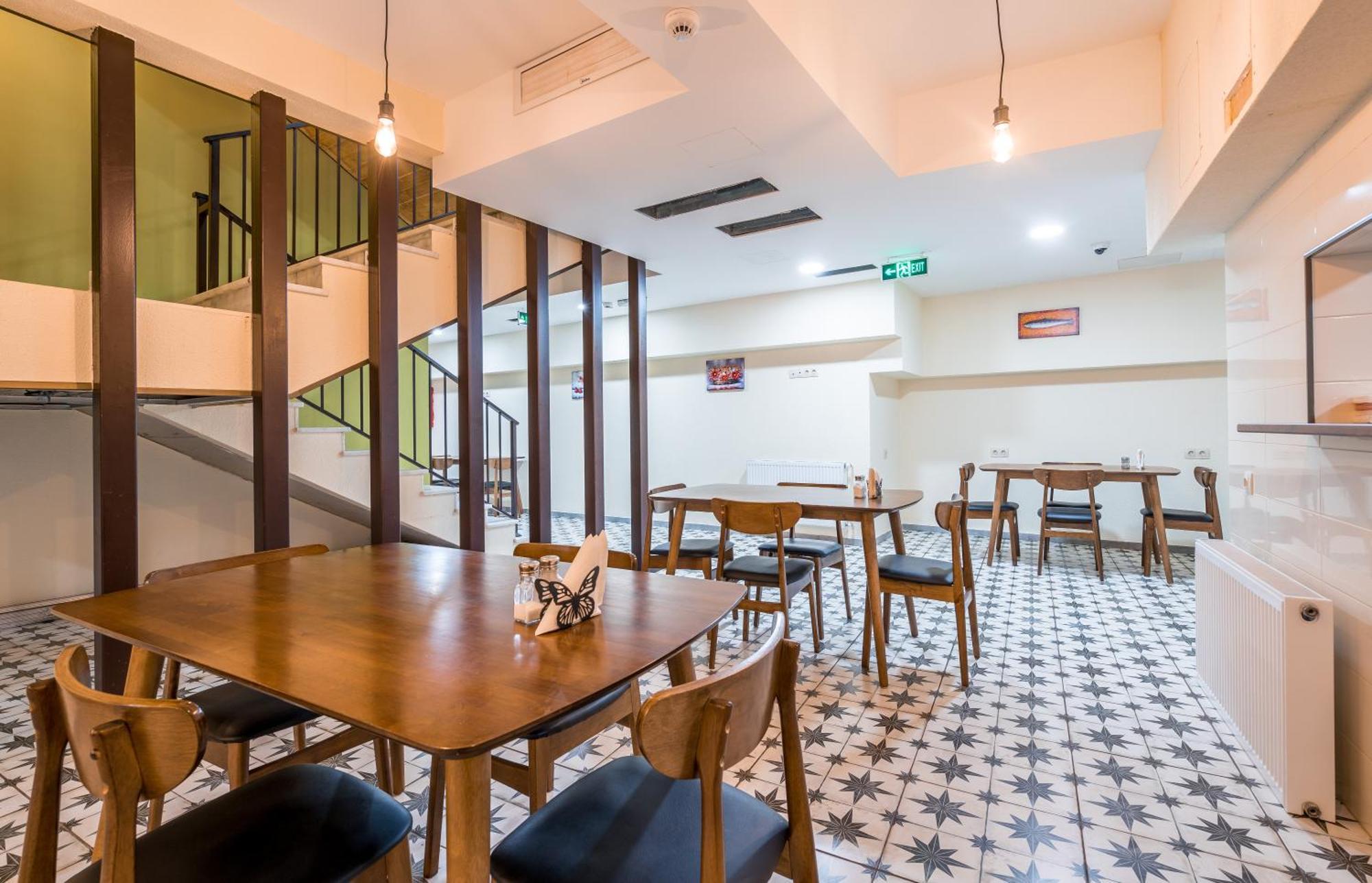 Green Inn Hotel Tbilisi Buitenkant foto