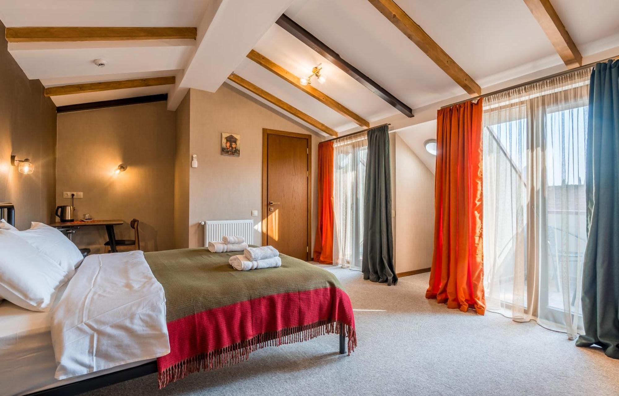 Green Inn Hotel Tbilisi Buitenkant foto