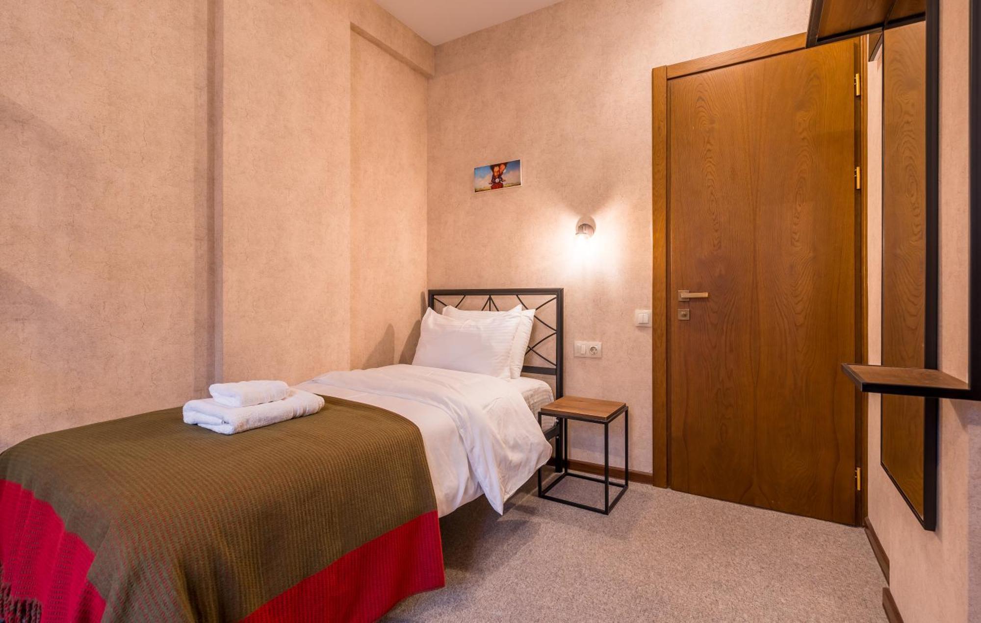 Green Inn Hotel Tbilisi Buitenkant foto