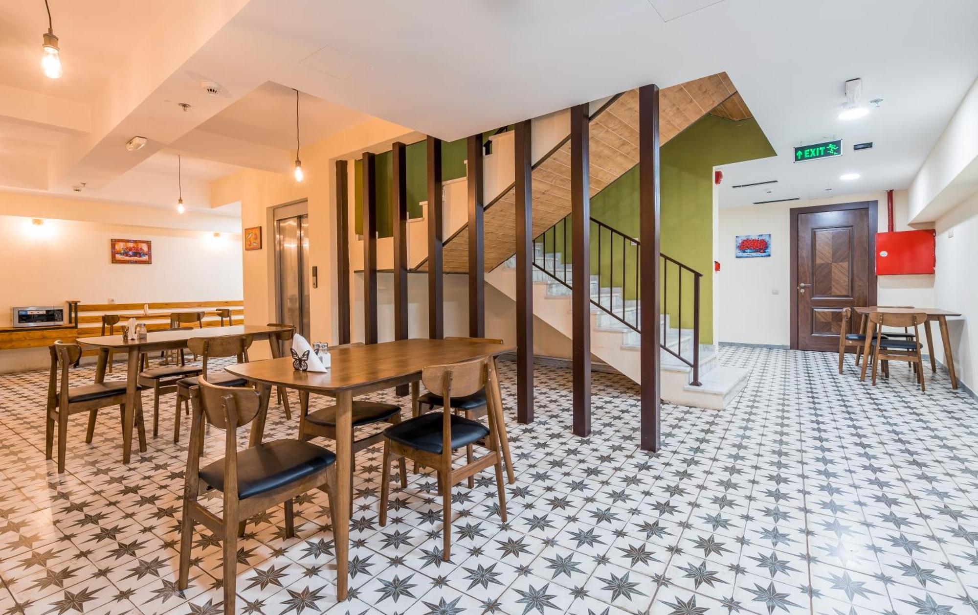 Green Inn Hotel Tbilisi Buitenkant foto