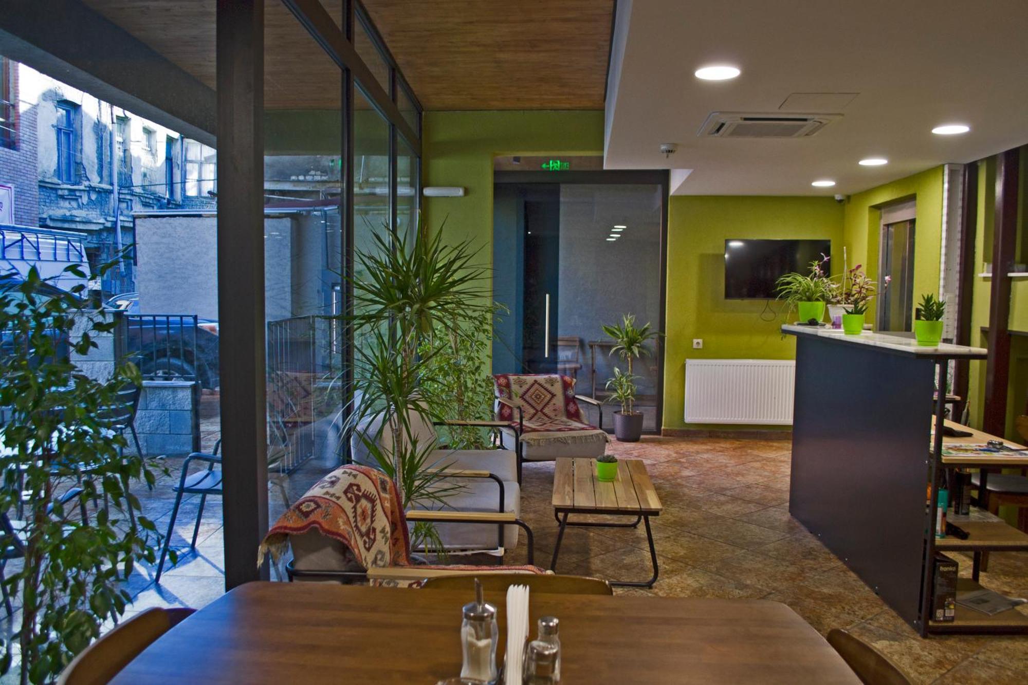 Green Inn Hotel Tbilisi Buitenkant foto