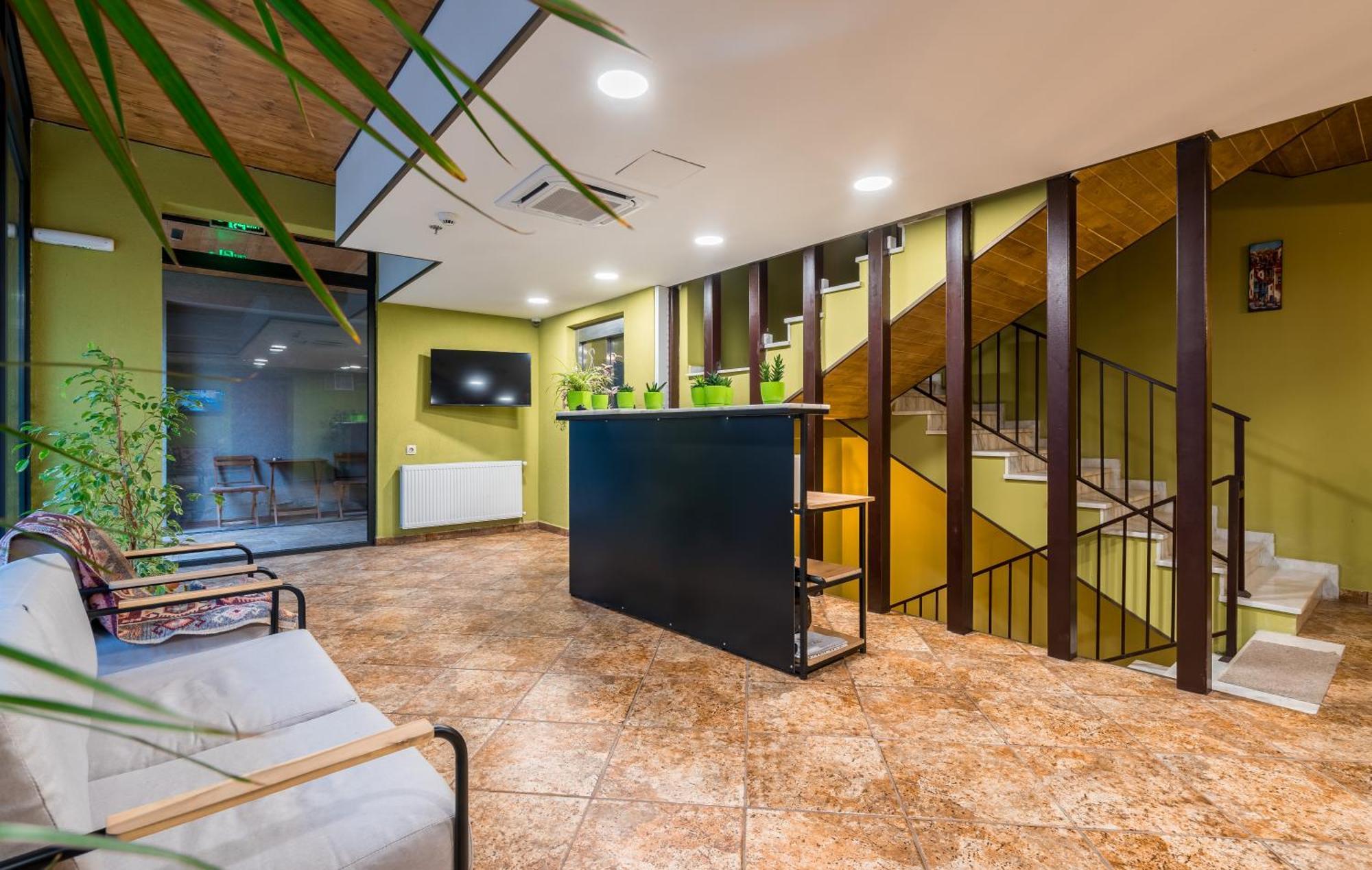 Green Inn Hotel Tbilisi Buitenkant foto