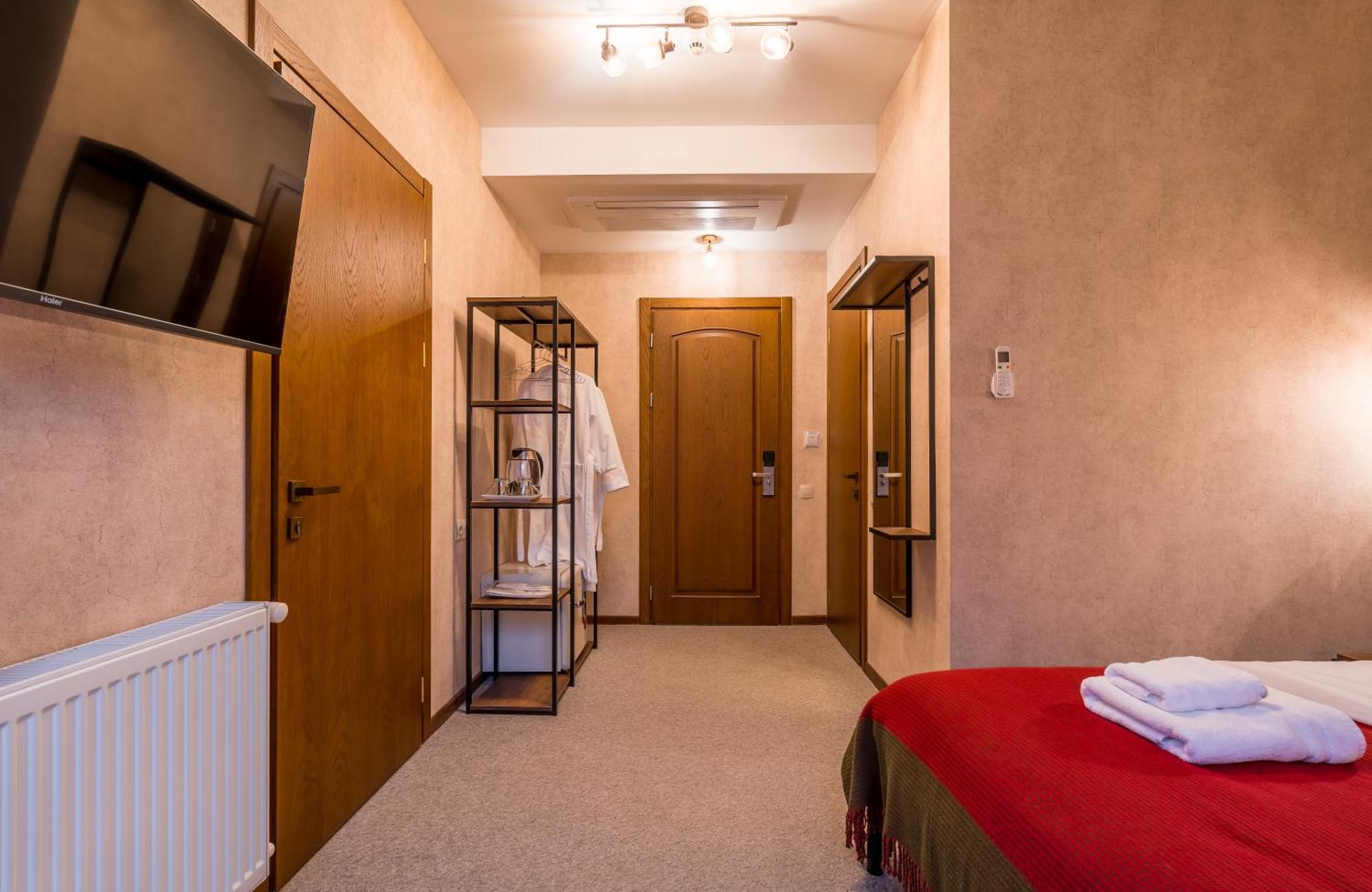 Green Inn Hotel Tbilisi Buitenkant foto