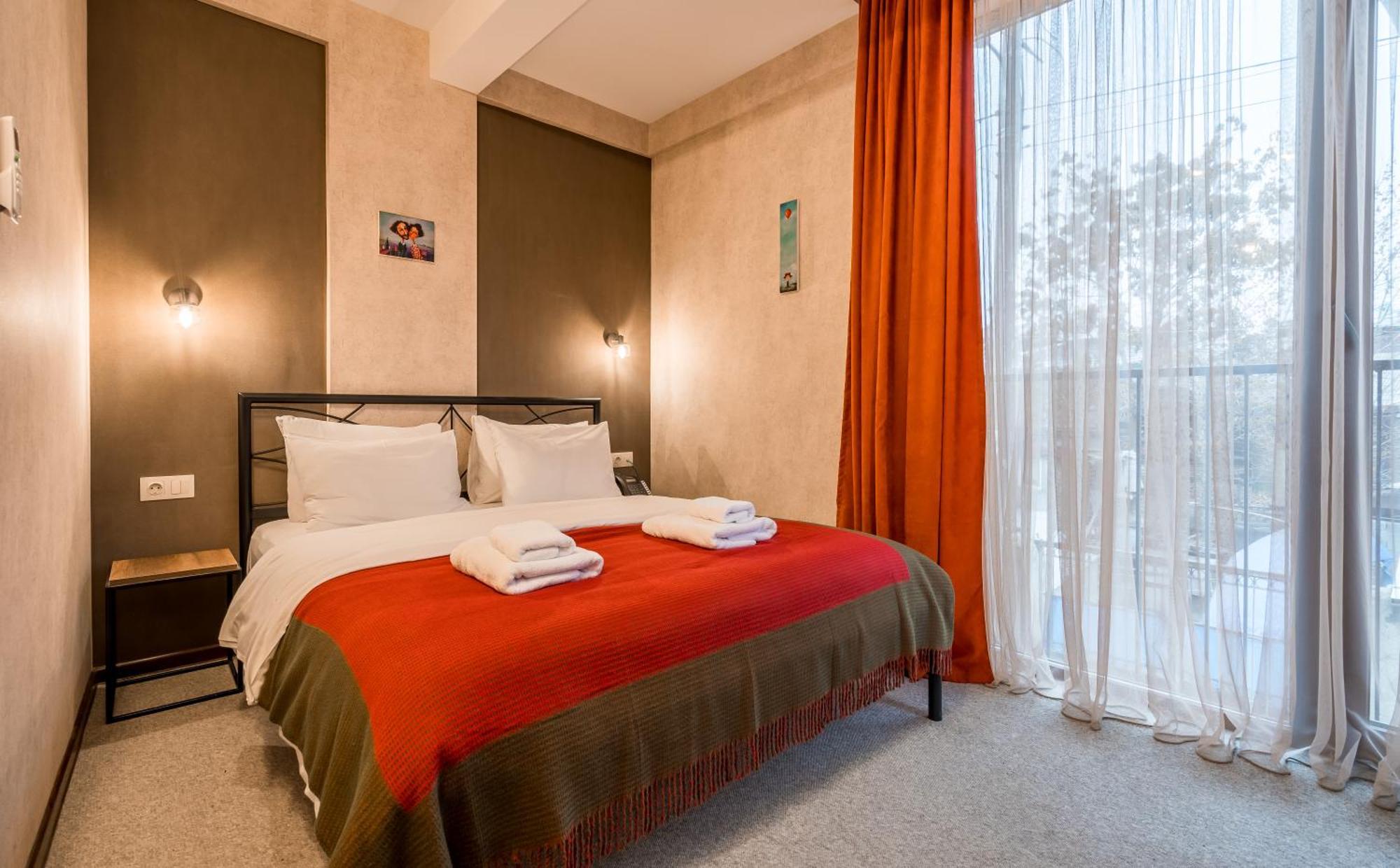 Green Inn Hotel Tbilisi Buitenkant foto