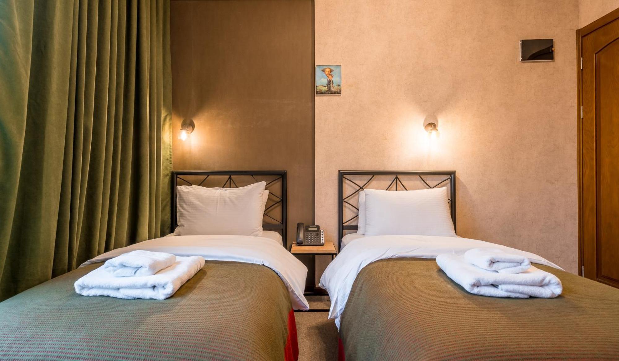 Green Inn Hotel Tbilisi Buitenkant foto