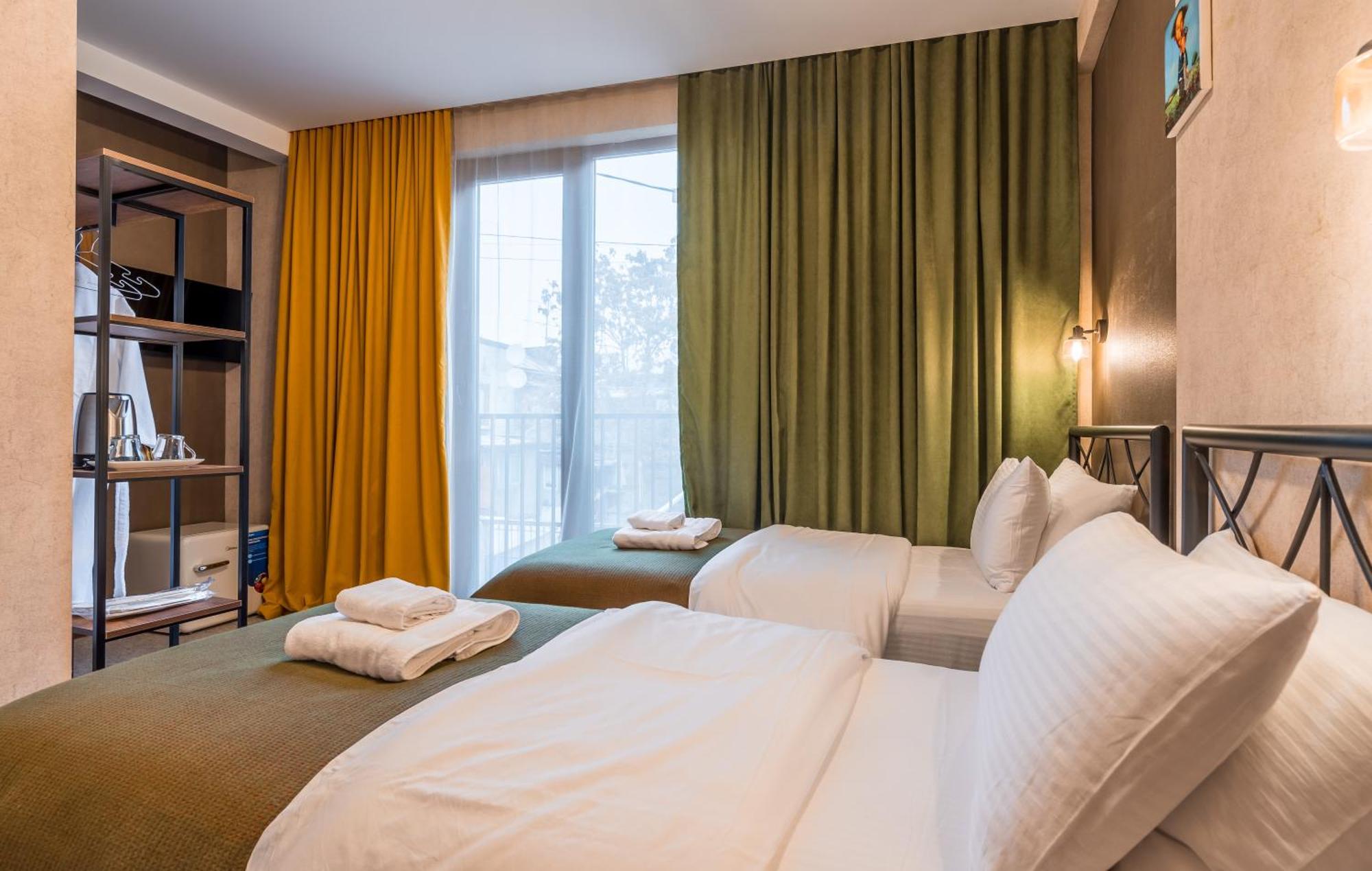 Green Inn Hotel Tbilisi Buitenkant foto