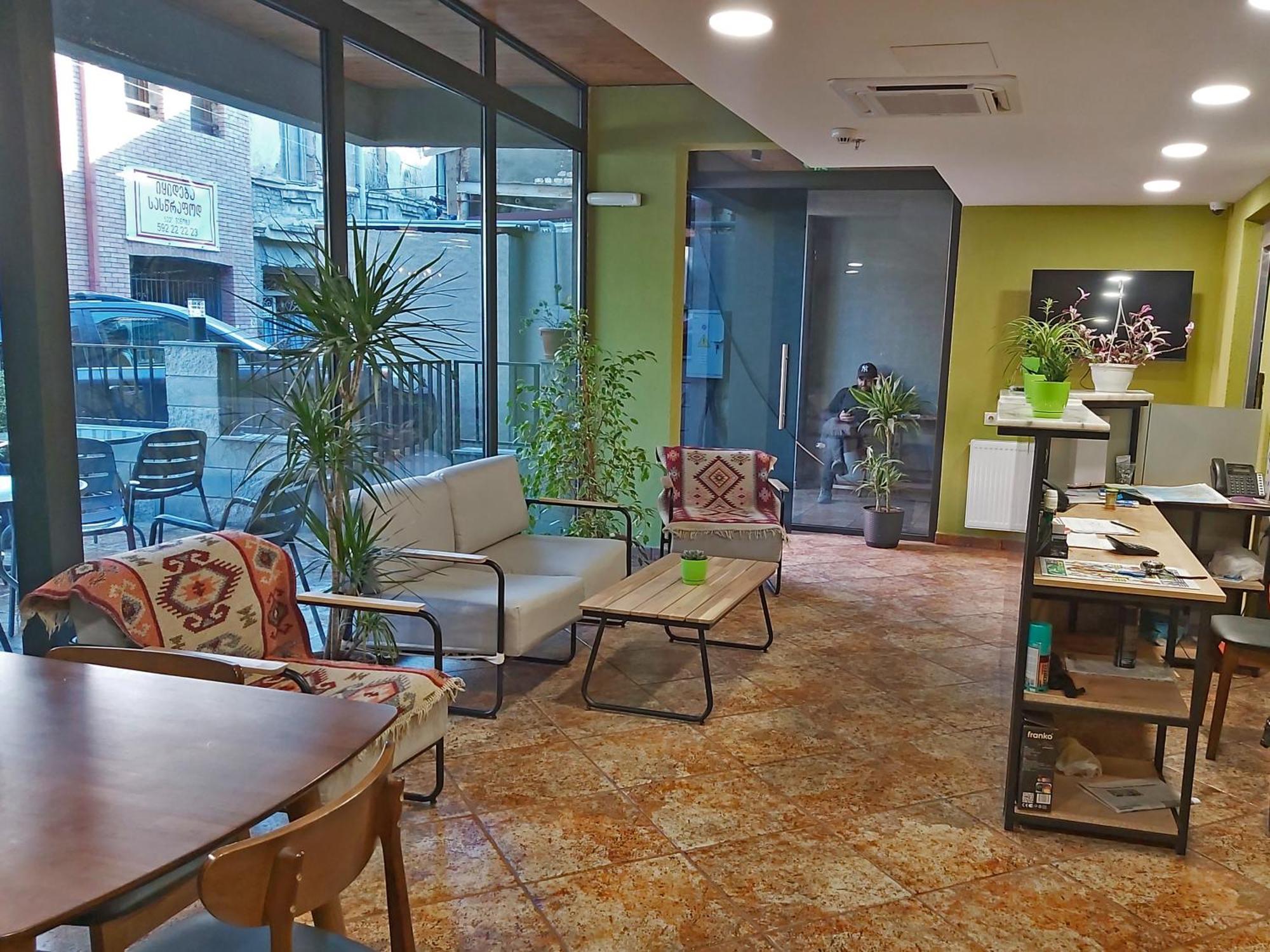 Green Inn Hotel Tbilisi Buitenkant foto