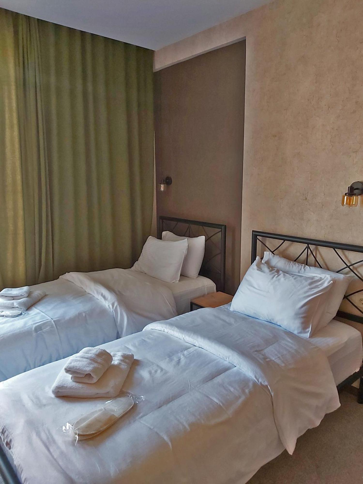 Green Inn Hotel Tbilisi Buitenkant foto