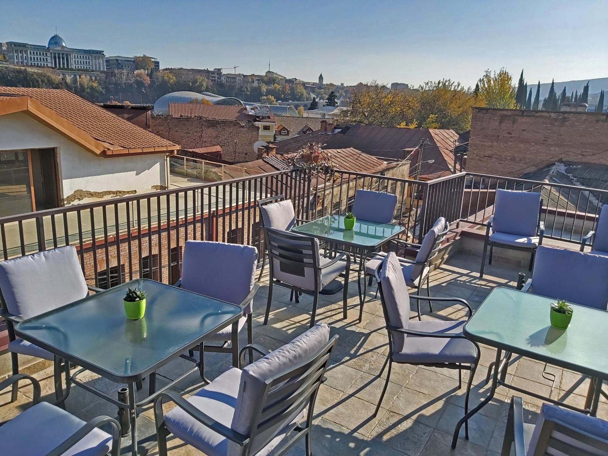 Green Inn Hotel Tbilisi Buitenkant foto
